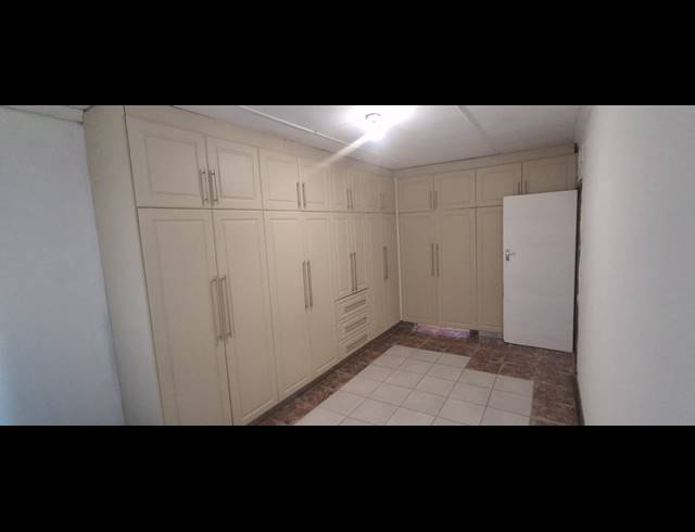 3 BEDROOM SIMPLEX FOR SALE IN SANDFIELD